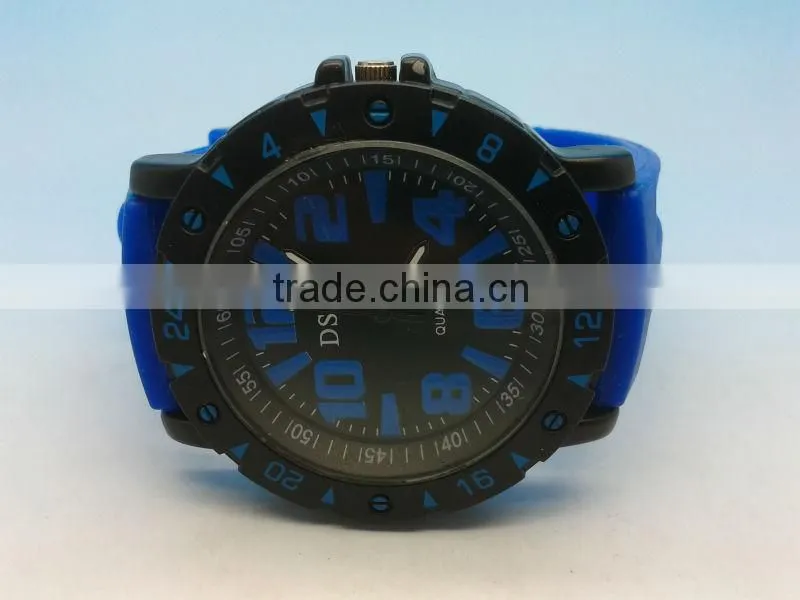 2013 best selling men wrist promotional watches with your own logo