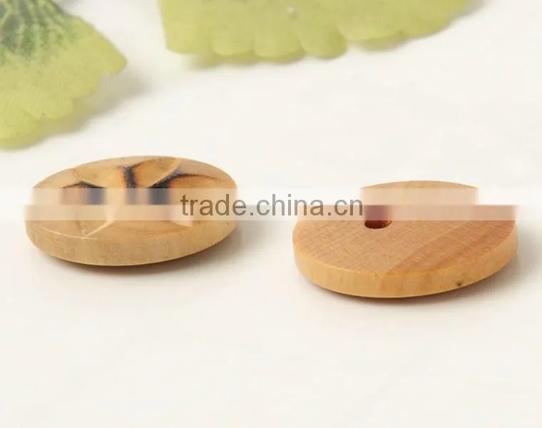 Fancy High Quality 2 Holes Natural Wooden Buttons with Flower Burnt