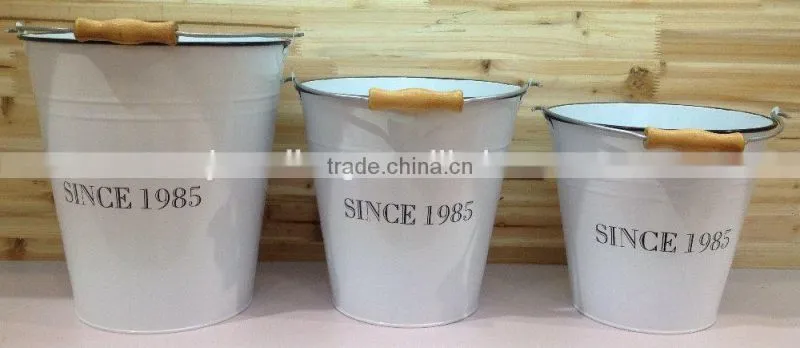 Galvanized Metal Laundry Bucket