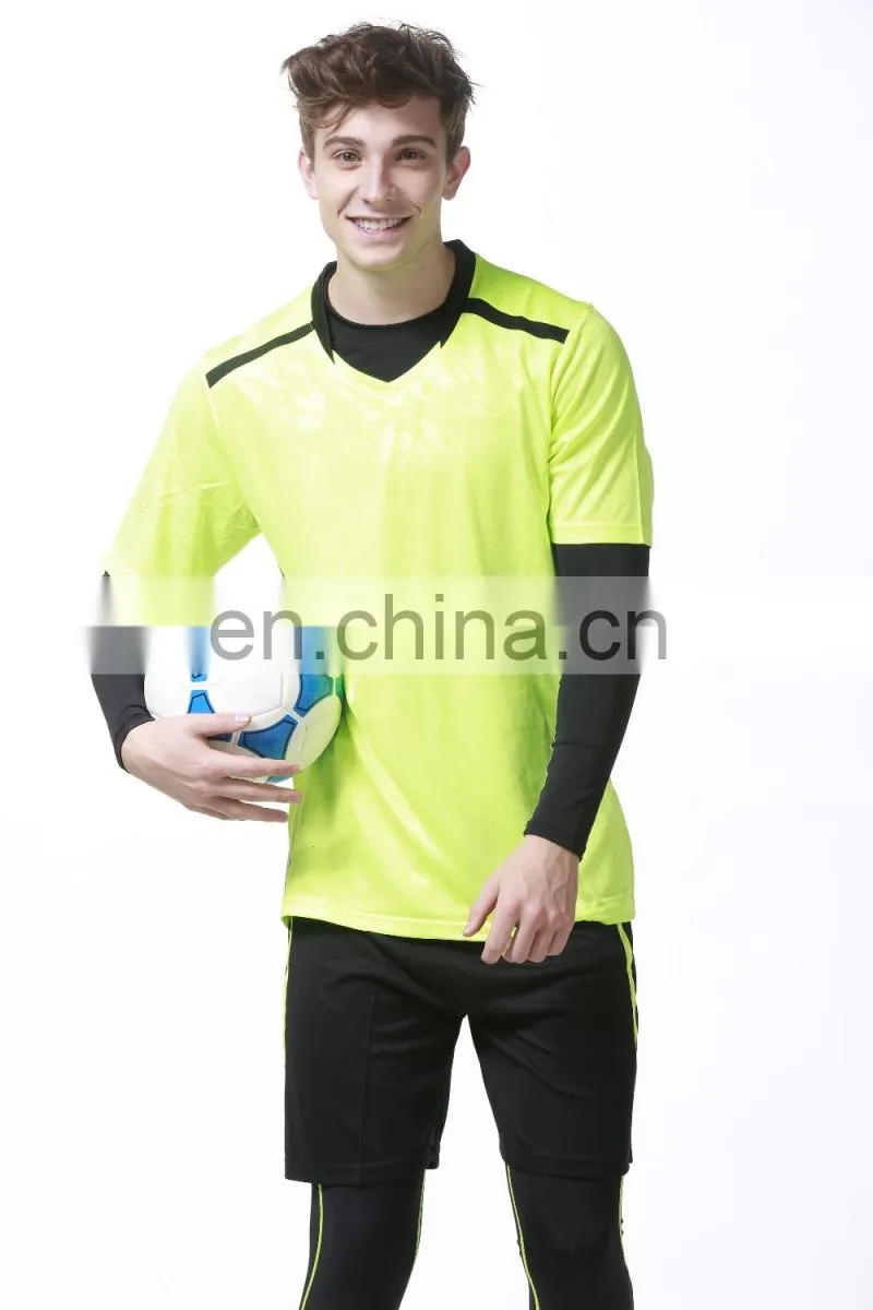Boy custom dry fit polyester soccer uniform soccer jersey green and shorts black