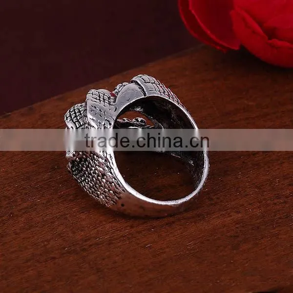 Latest personalized men skull rings for sale