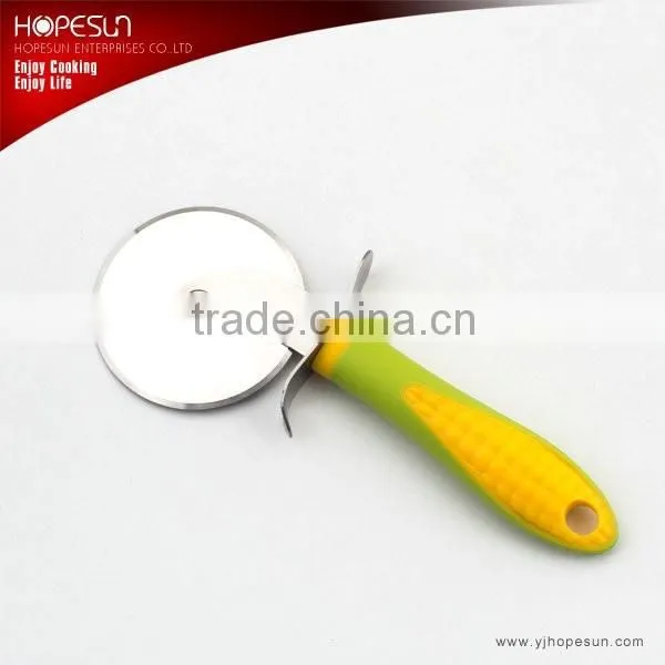Hot sell newfangled pizza accessories stainless steel rocker pizza cutter
