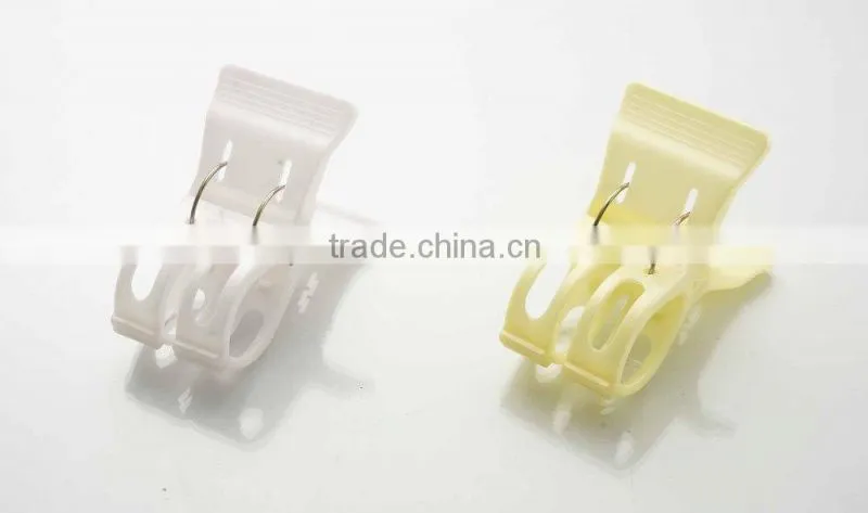 small plastic clips /plastic color clothes clip