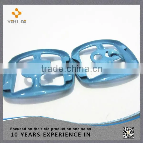 Gold price metal shoe buckle