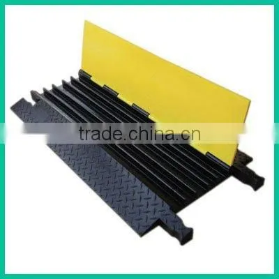 Rubber cable protector hump road safety rubber hump
