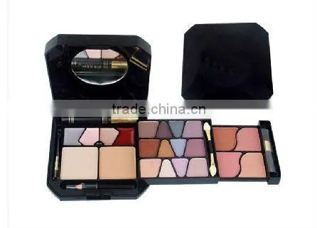 cosmetic set with 14eyeshadow,10lipgloss and a mirror