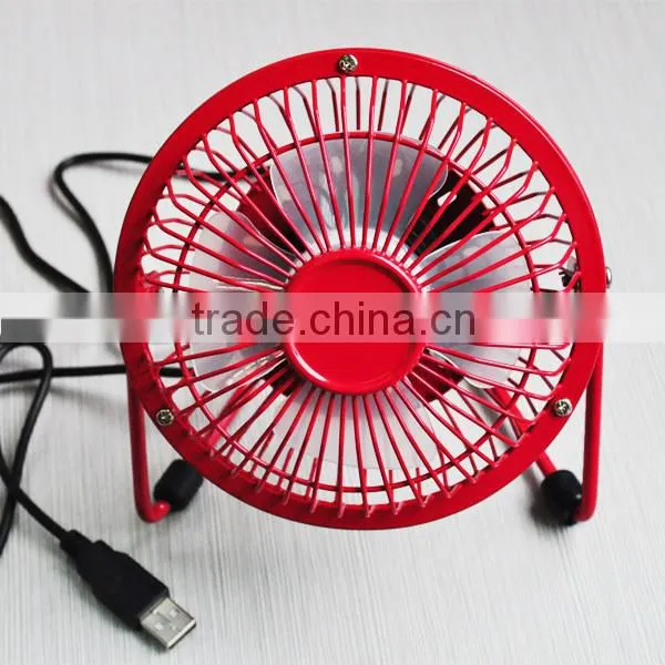 Mini desk fan with USB connection