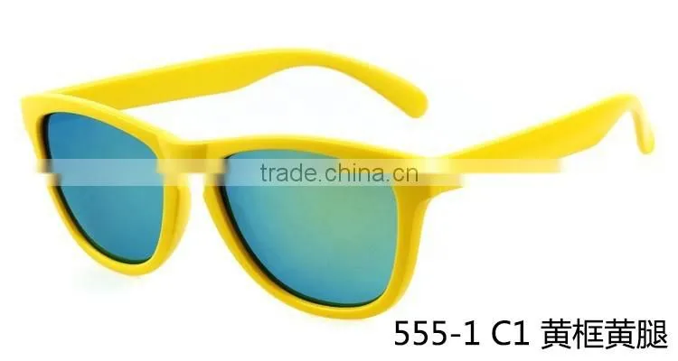 ADE WU cheap plastics sunglasses unisex with your logo STY555-1