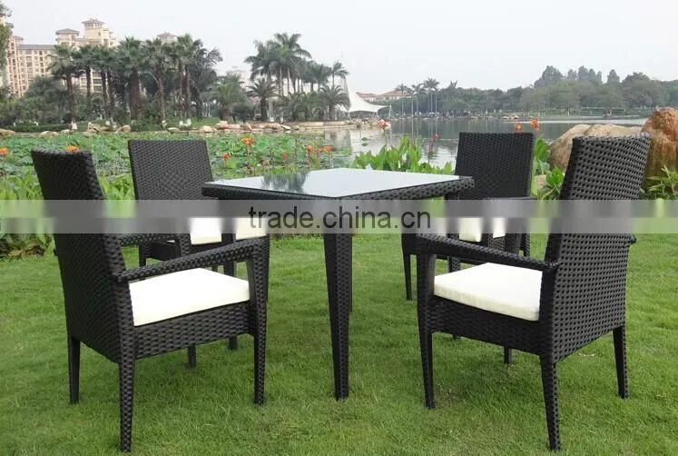 simple rattan dinning garden set