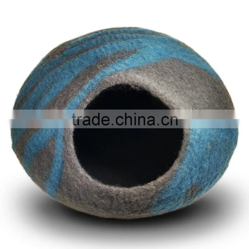 Cat Bed / Cat Cave - Hand Crafted. 100% Seamless Natural Wool, Chemical Free, Machine-washable