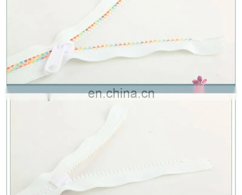 Durable rhinestone zipper