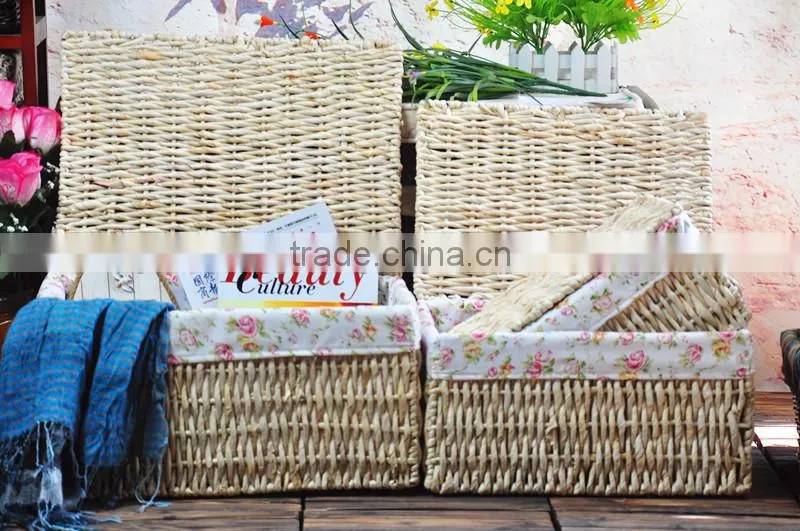 Eco-friendly home used hotel used sundries storage hand woven baskets of corn husk with cover