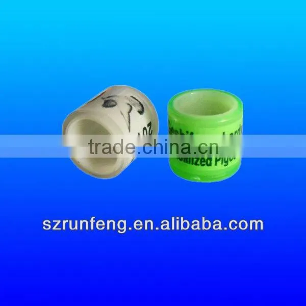 Plastic toe ring for birds