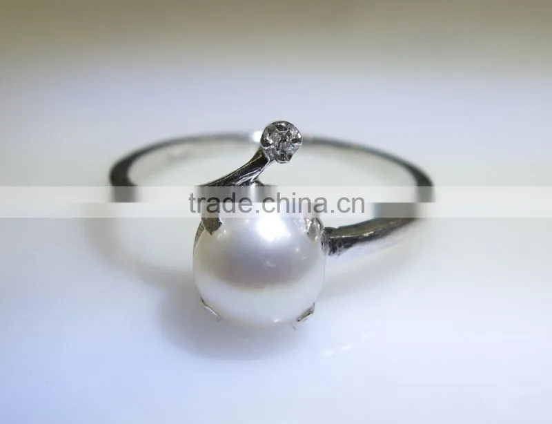 Sterling Silver Ring With Pearl & Diamond Natural Nontreated