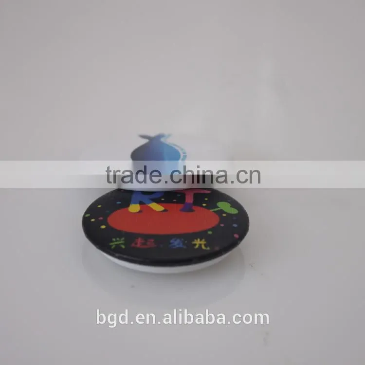 Promotional custom tinplate badge for souvenir