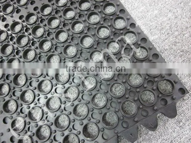 Rubber Interlocking Mat With Holes Grass Drainage Inside Outside Bar Shed