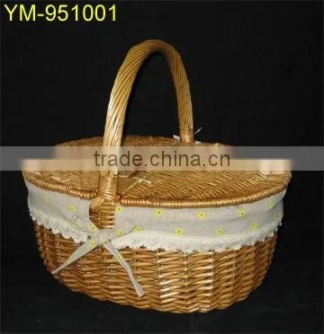 oval wicker picnic basket with lid and handle,home decoration