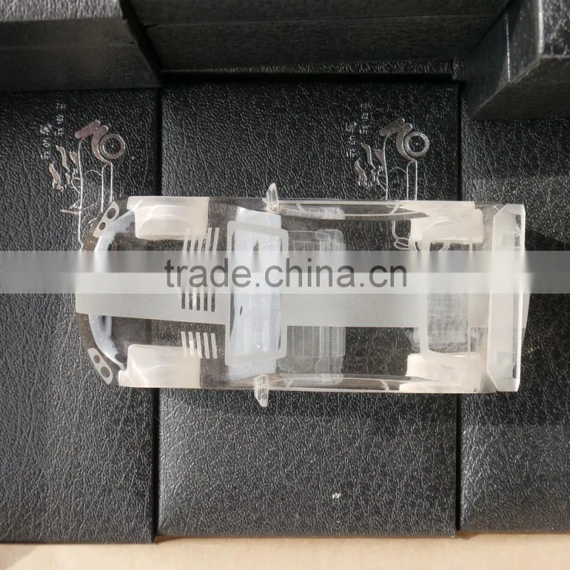 Noble Customized Made Crystal Glass Car model For Souvenir gift