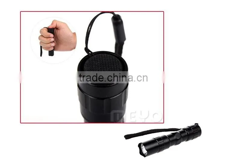 Fashion popular battery flash torch with custom logo for gift