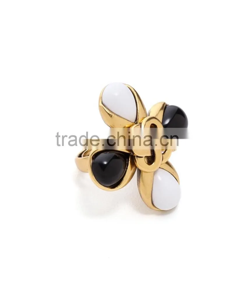 Hot sale Flower shape o ring Gold plated & Adjustable ring with stone