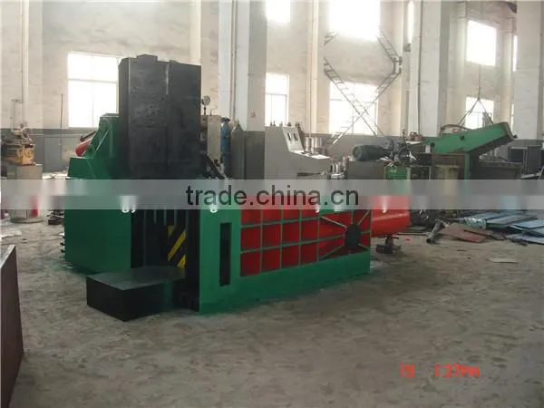 Steel recyling baler machine