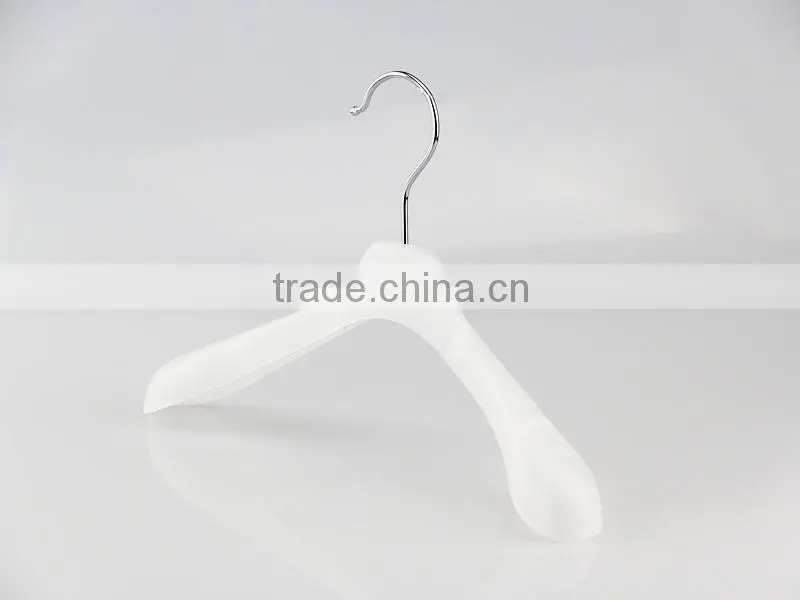IMY-499 white plastic baby clothing hanger