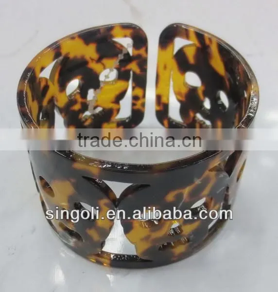 2104Fashion wholesale tortoise cuff bangle for ladys goods from china