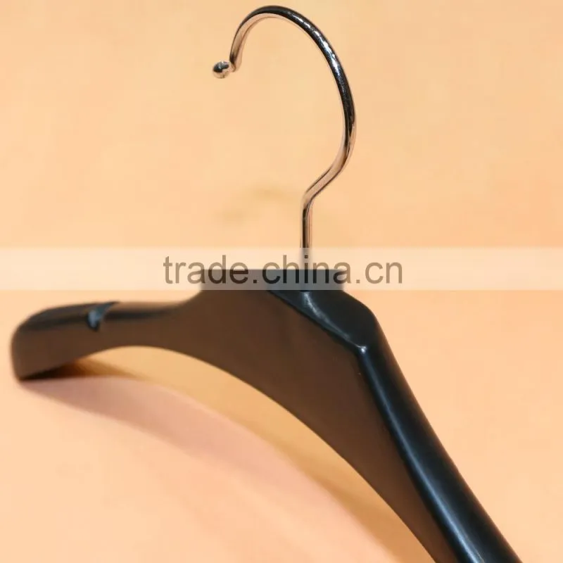 2015 High quality pure colour plastic clothing rack for cloth display