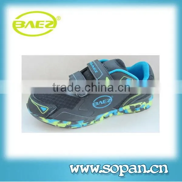new design kids athletic shoes with camouflage outsole