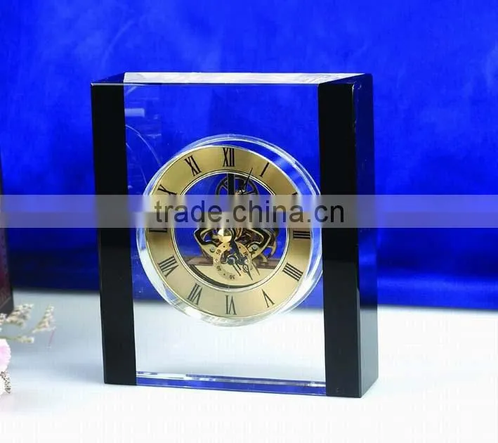 2016 Wholesale cube shape crystal clock