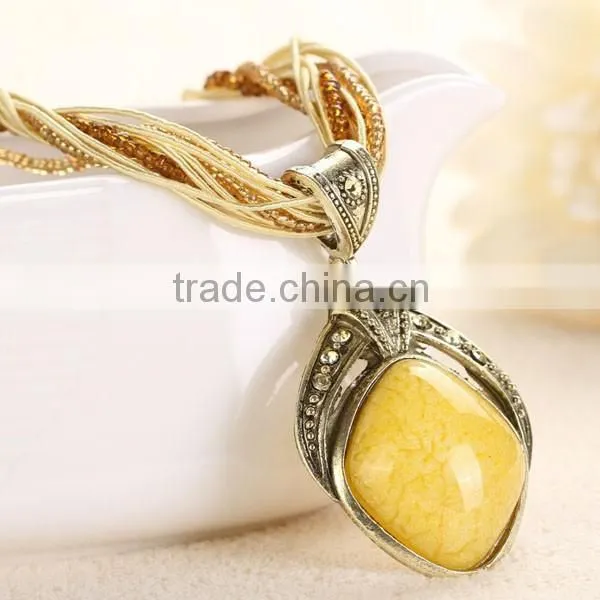 Vintage Lady Fashion Rhombus Stone Necklace
