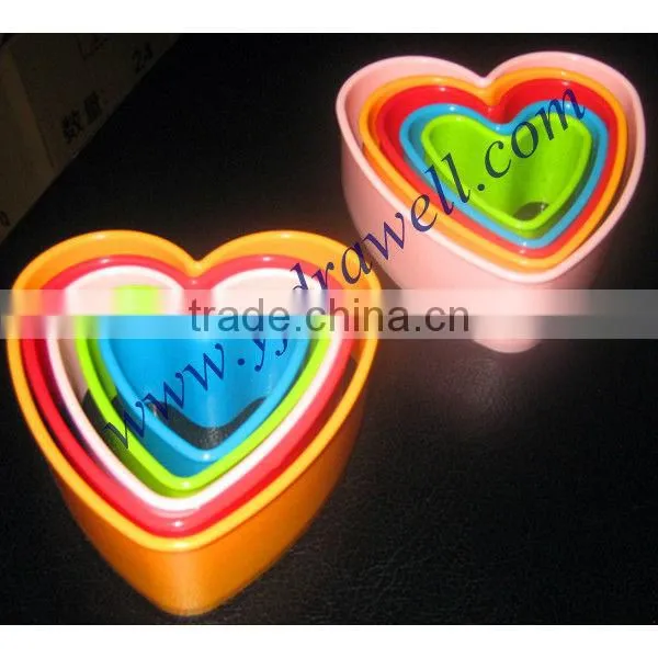 CC-6887 5-Pieces Colorful Plastic heart shaped cookie cutter