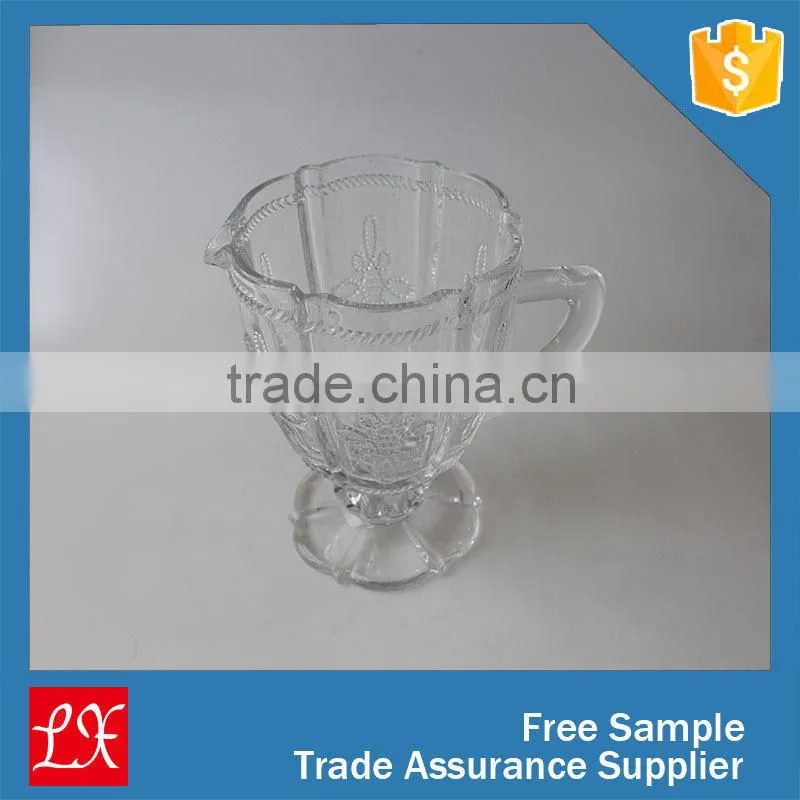 glass coffee jug with Chinese knot design