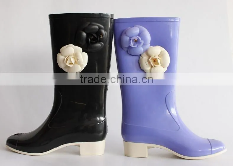 PVC black and purple and flower, glossy and beautiful and safety and comfortable rain boots