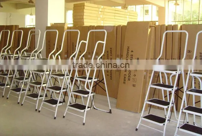 2 step ladder with tool tray