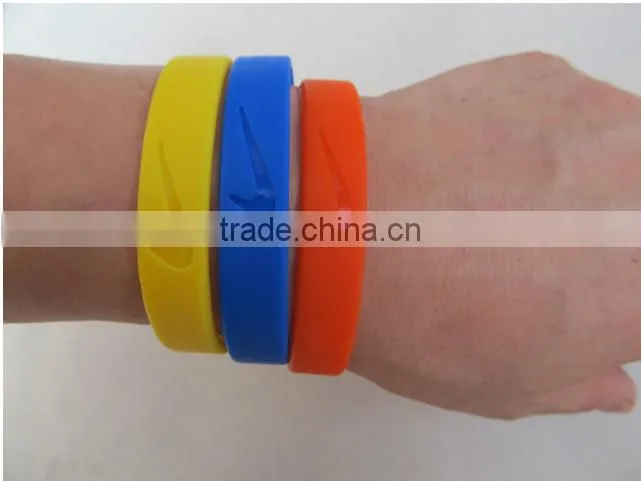 Good material top quality silicone custom wristband bracelet silicon bangle