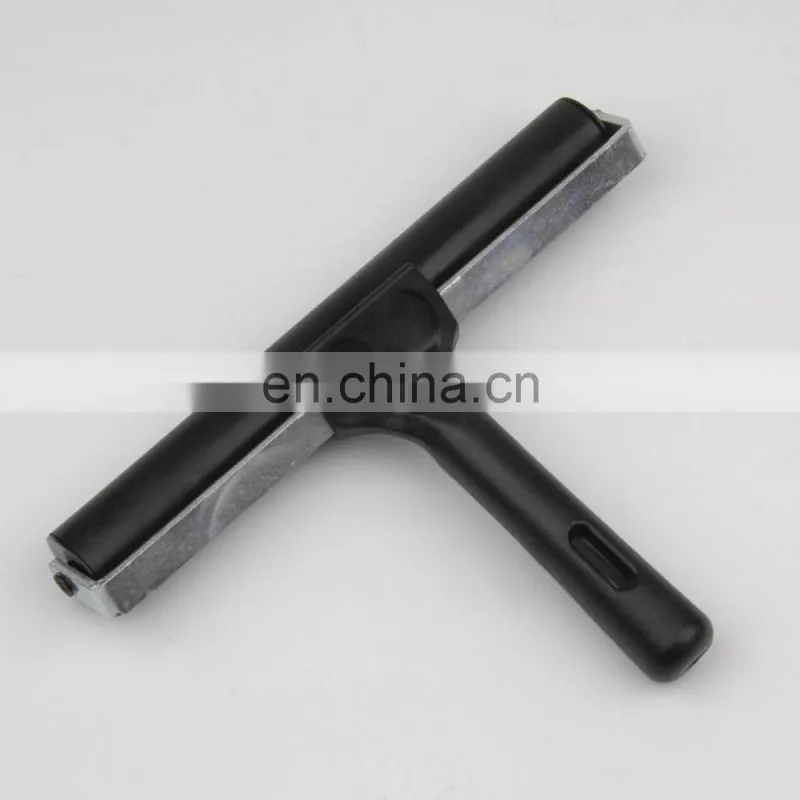 8" Plastic Handle Hard Rubber Brayer