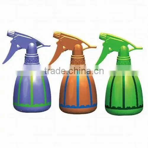 Plastic trigger spray bottle