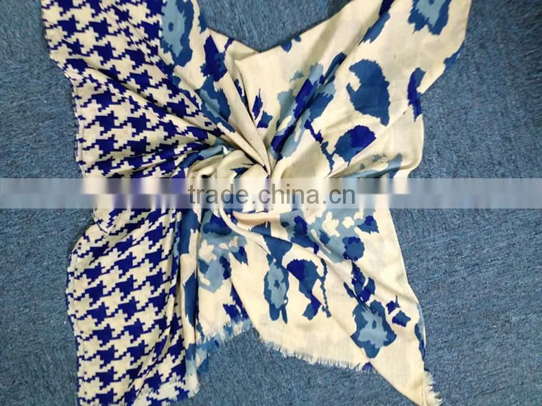 Customized polyester / viscose scarf with screen printing for women, autumn and winter style