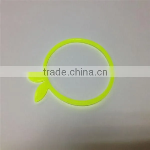 Promotional silicone bracelets , beautiful and cute silicone wristbands,gift for girlfriend