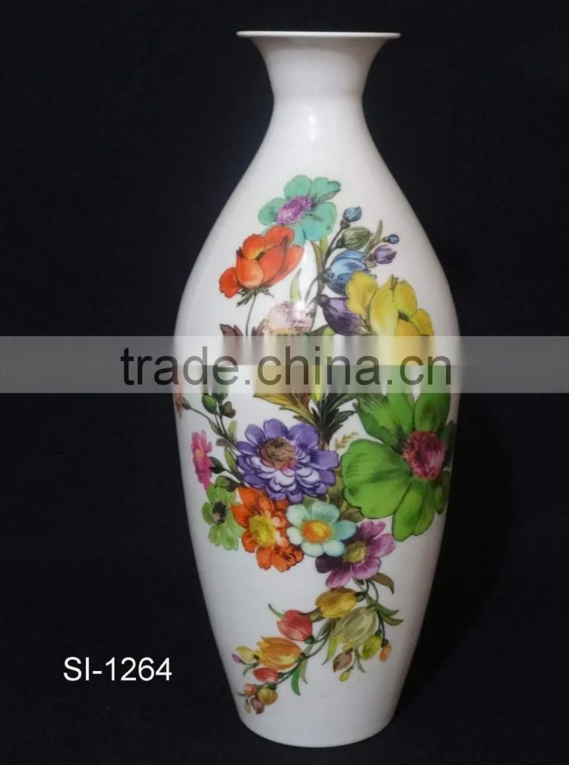 LATEST DESIGN OF VASES AT ATTRACTIVE PRICES