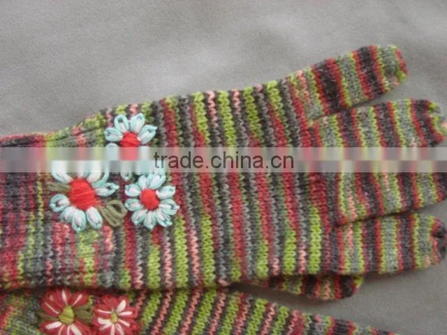 TYG002 Ladies Fashion 75%Acrylic8%Polyamide17%Wool/Multi colour/ Long Gloves With Flowers By Hand/2014 Winter