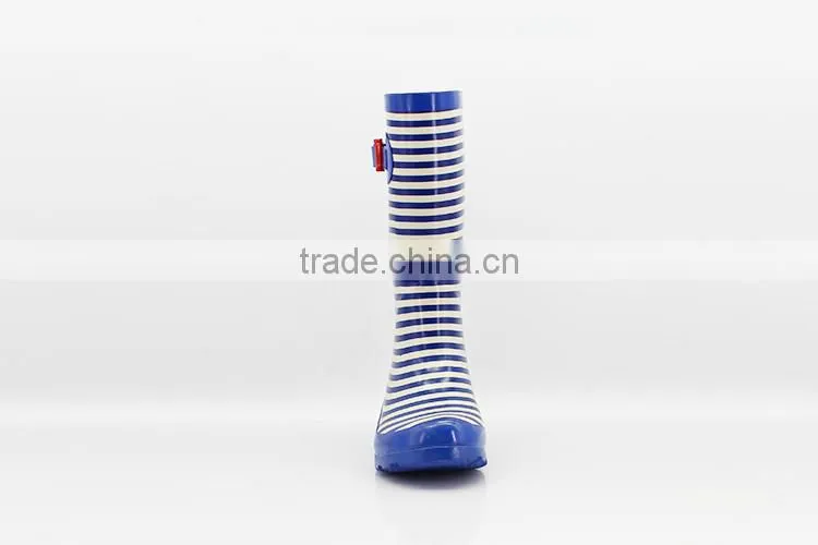 China Manufacturer 10 Years experience Colorful horse rubber rain boots