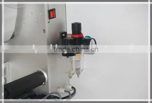 High quality semi-Automatic round bottle labeling machine,water bottle labeling machine made in china