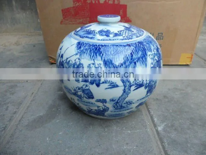 Chinese antique blue and white ceramic vase