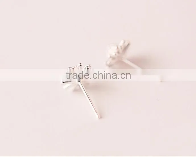 Gold and silver Sterling silver tiny daisy stud earring jewlery for bridesmaid gifts