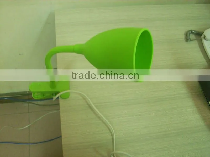 simple clip lamp for children