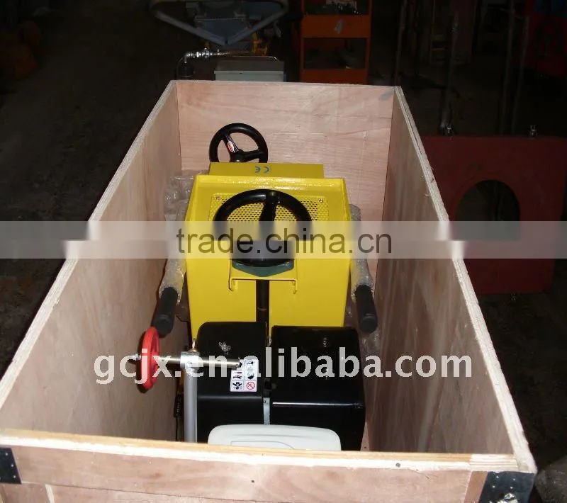 Honda engine concrete saw