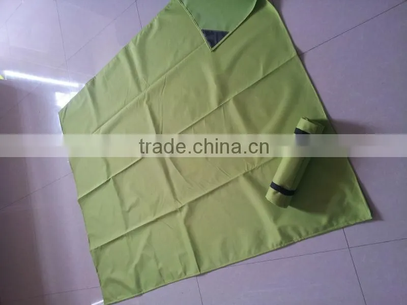 Portable outdoor plastic picnic mat