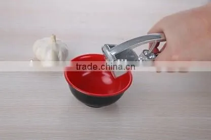 Marvelous wholesale kitchenware metal garlic press and aluminium alloy garlic slicer